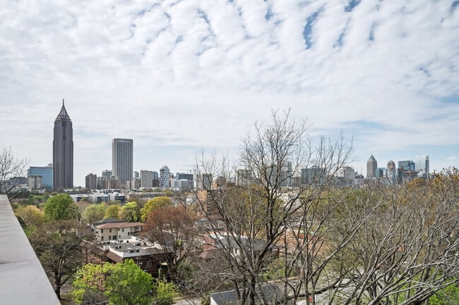 Photo - 542 Boulevard NE Unit ID1299415P