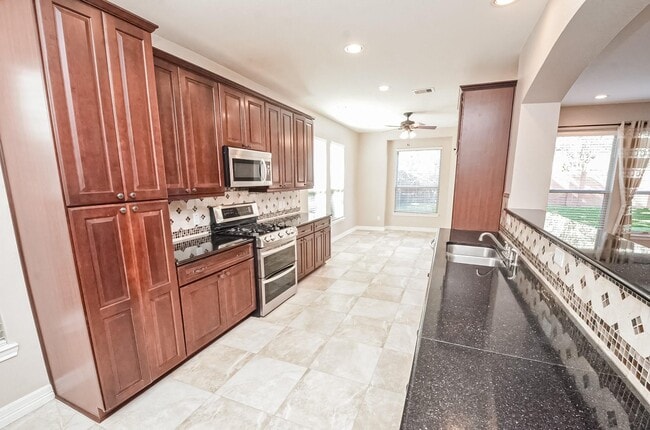 Photo - 2218 Blue Rose Dr