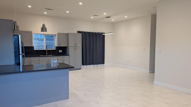 Living Room - 158 E Floral Dr Apartments Unit #C