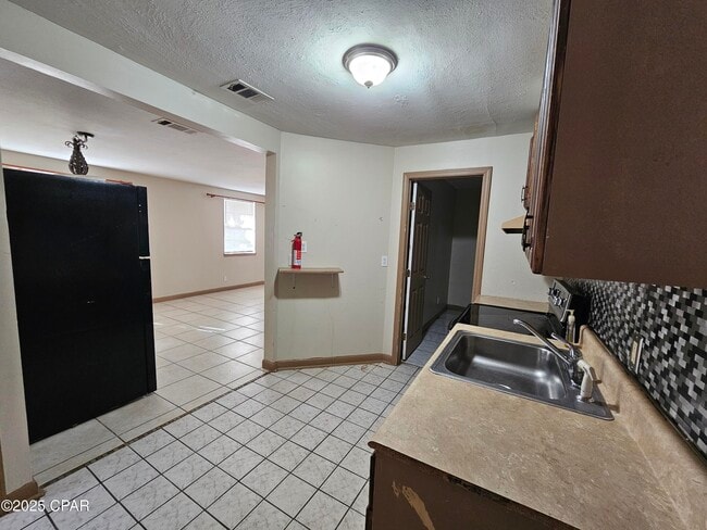 Photo - 1814 Arthur Ave Unidad B