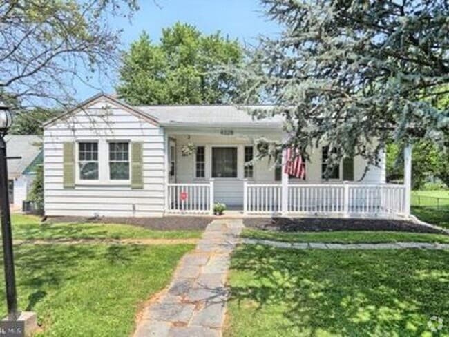 Building Photo - Colonial Park Ranch on half acre lot CD Sc... Rental