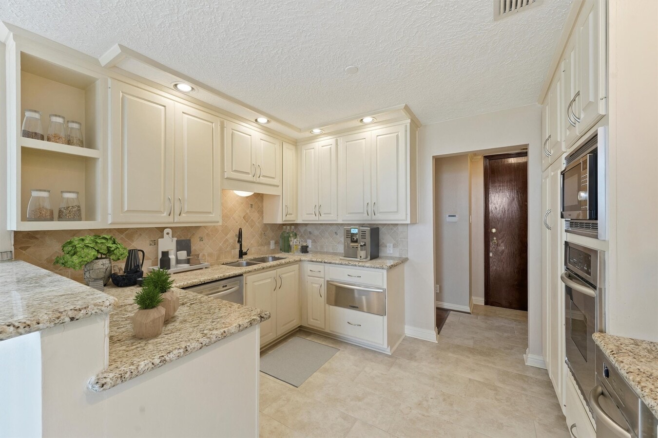 Photo - 3350 McCue Rd