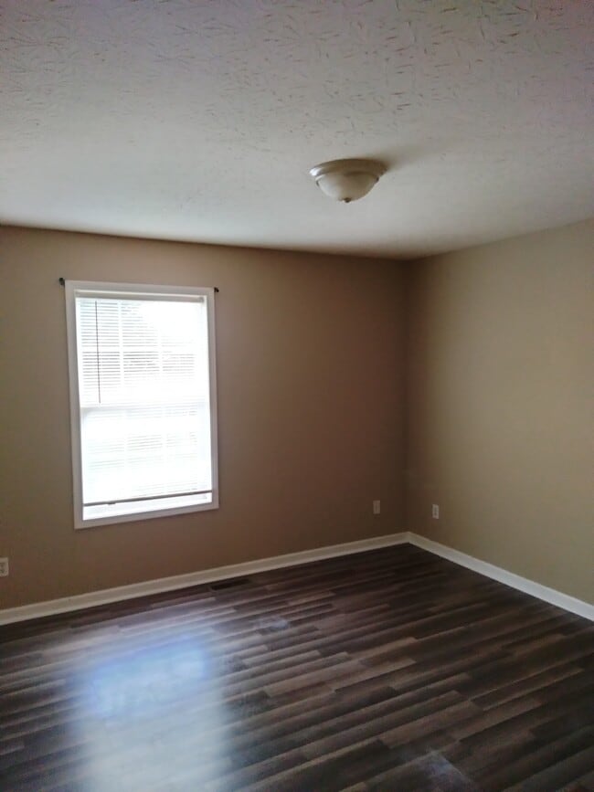 Photo - 502 Clark St