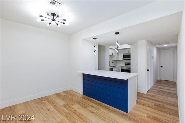 Building Photo - Adorable Newly Renovated 2-Bedroom Condo with Modern Upgrades!