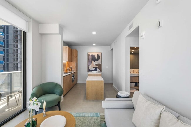 Building Photo - 11 NE 6th St Unit SI FL17-ID1511928P