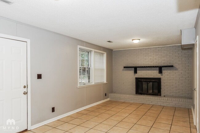 Photo - 11313 Mountain Crest Dr SE
