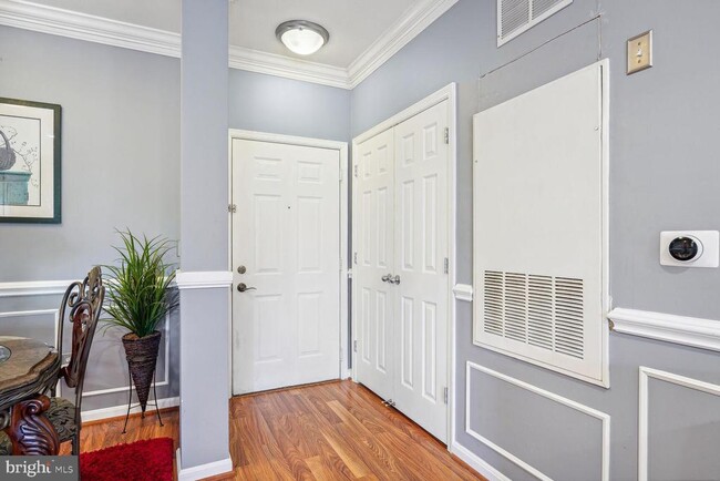 Photo - 4850 Eisenhower Ave Unit 205
