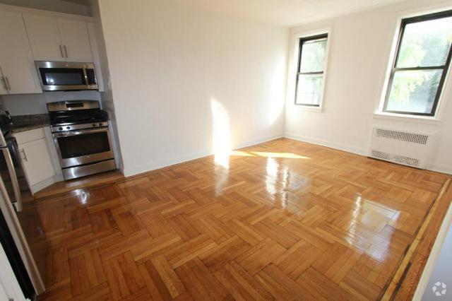 Building Photo - 1 bedroom in Sunnyside NY 11104 Unit 1D Rental