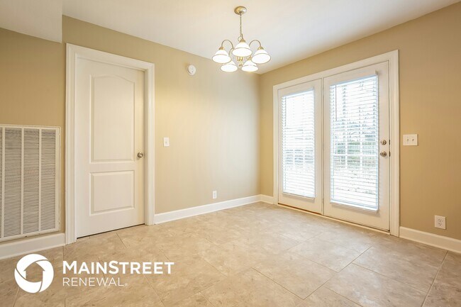 Photo - 915 Lavergne Ln