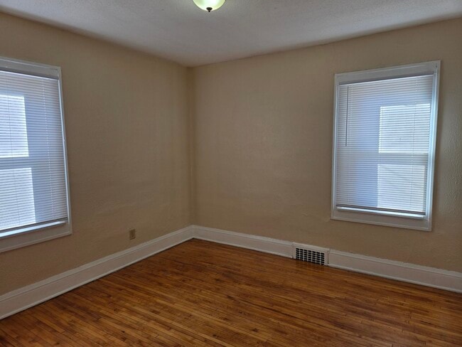 Photo - 2931 N Newton Ave