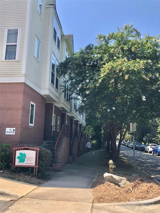 Photo - 127 S Sycamore St