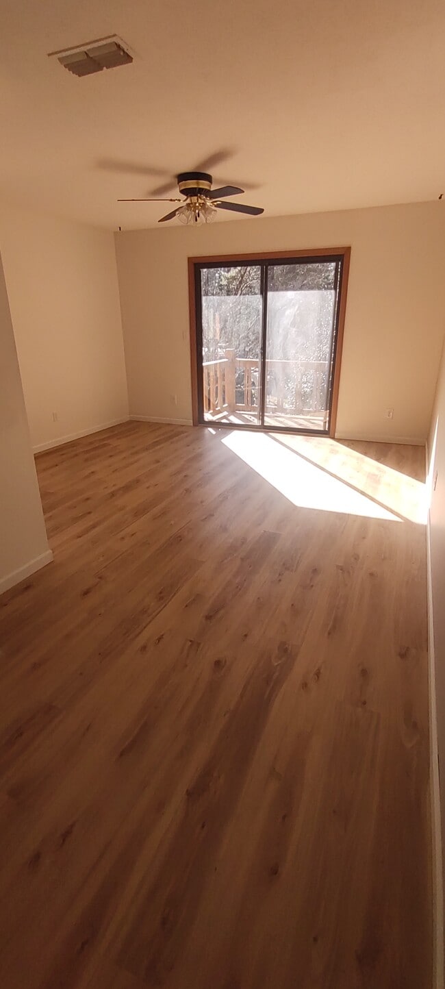 Photo - 521 Courtwood Ln Unit 8