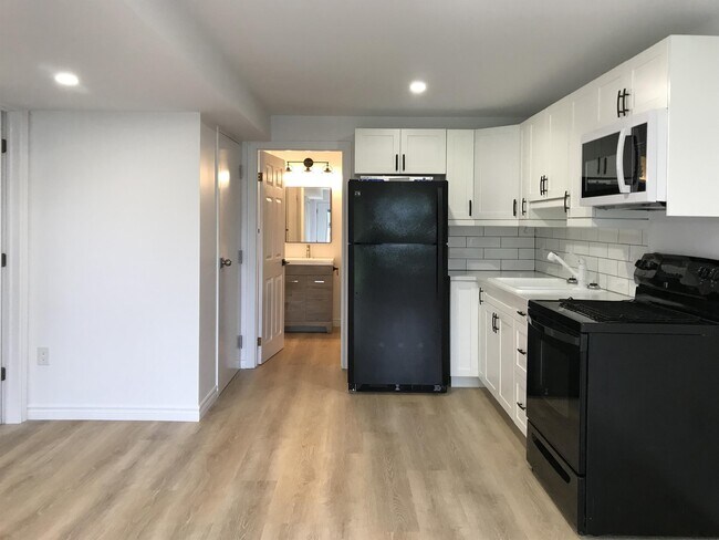 Photo - 277-277 Lakeview Ct