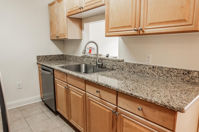 Photo - 560 Wingspan Way