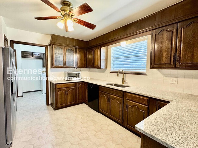 Photo - 11811 E 91st St