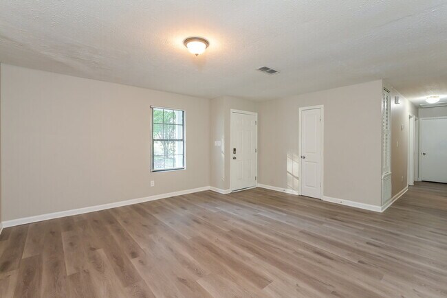 Photo - 730 Hairston Crossing Trail