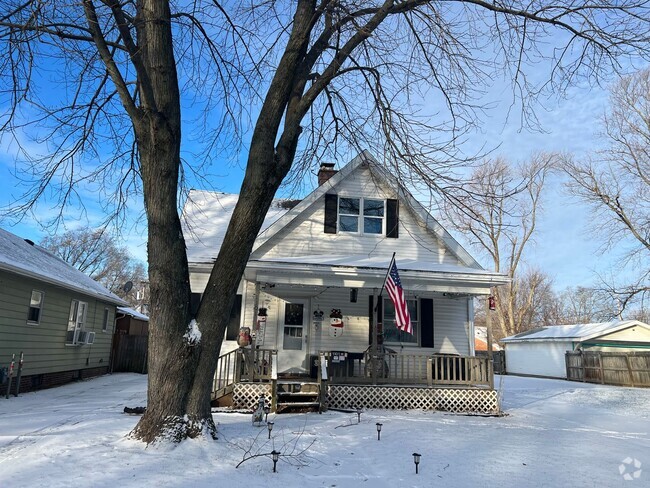 Building Photo - 1101 N 2nd St Unit 1101 1/2 N 2nd Rental