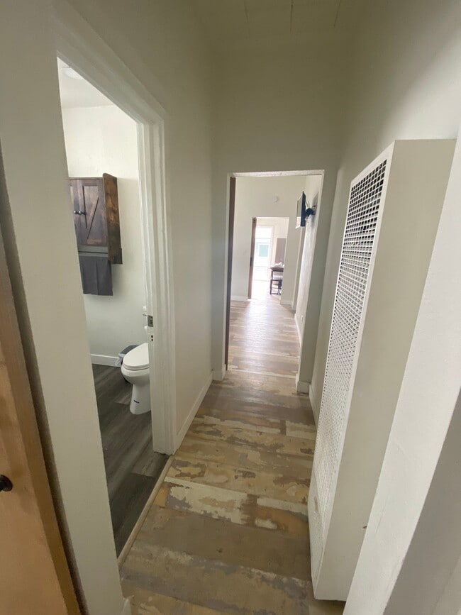 Photo - 208 E 25th St