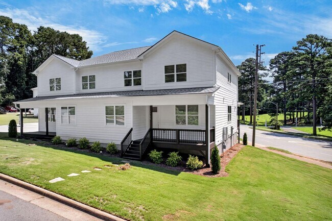 Photo - 1755 Crest Rd
