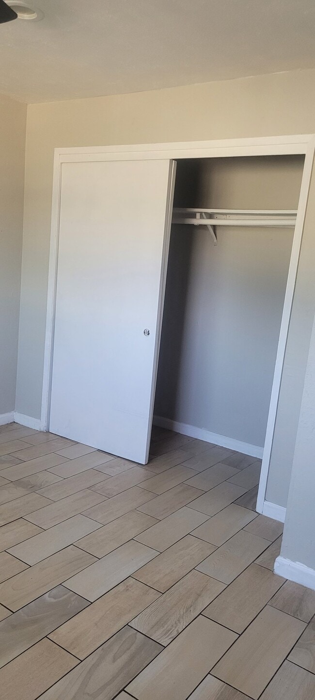 1852 Robin Ln Unit 4