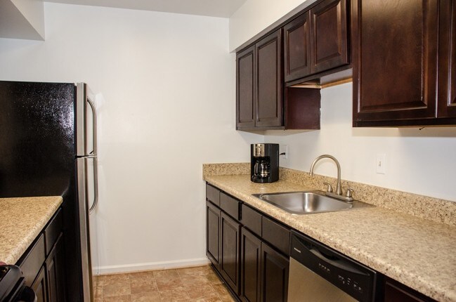 Hidenwood Apartments
