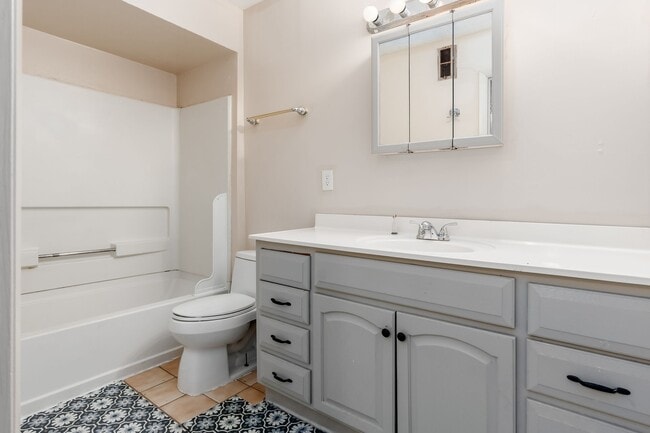 Photo - 100 Chittenden Ave