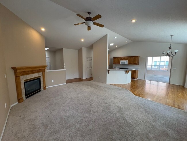 1000 SE Shadowood Dr