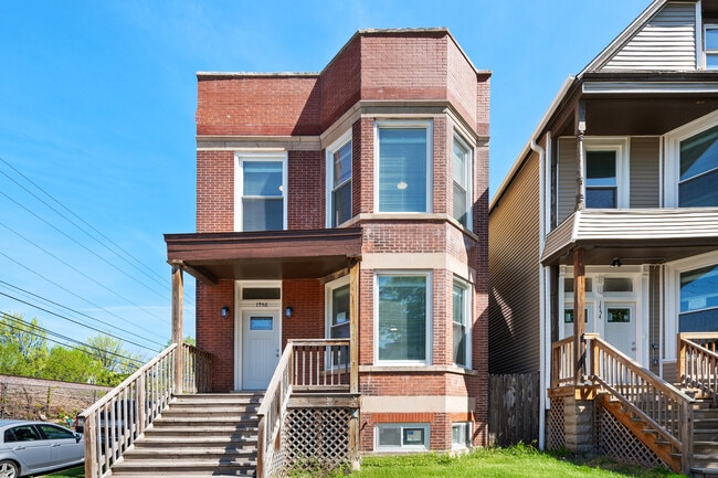 Building Photo - 1754 W School St Unit 1 Rental