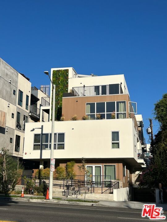 Building Photo - 1236 N Fairfax Ave Unit 7 Rental