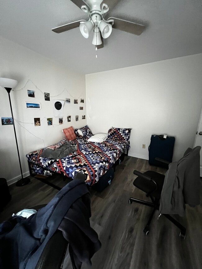 Photo - 1051 Curran St NW