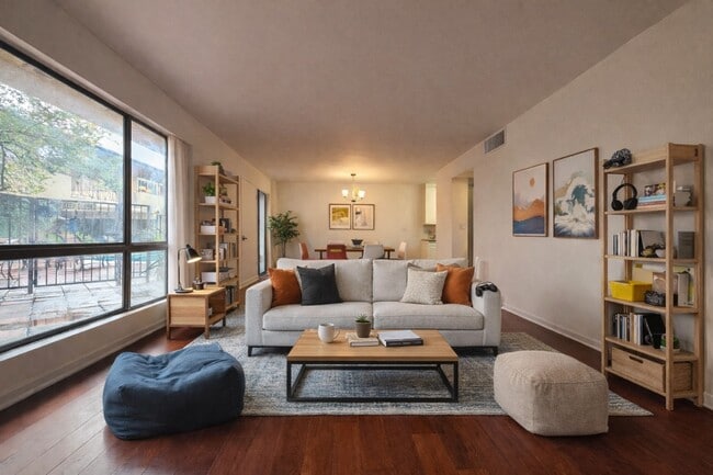 Building Photo - 970 Palm Avenue Unit 107