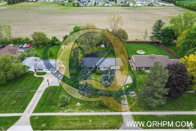 Building Photo - Available Now! - 3 Bedroom, 1 Bathroom in ... Rental
