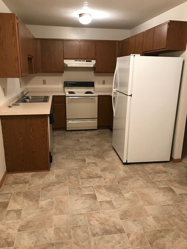 Photo - Camelot Apartments