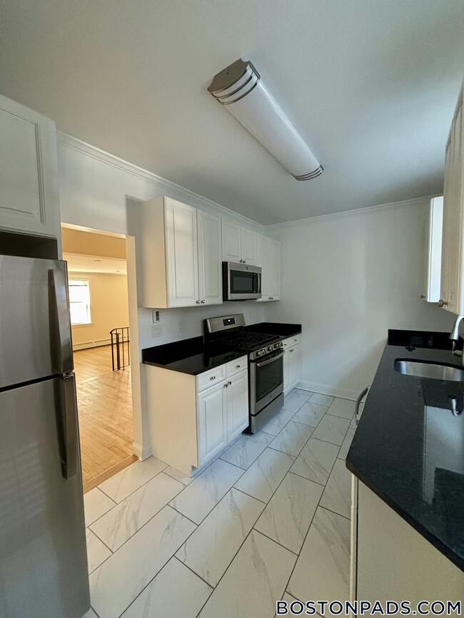 Photo - 37 Auburn St Unit 1