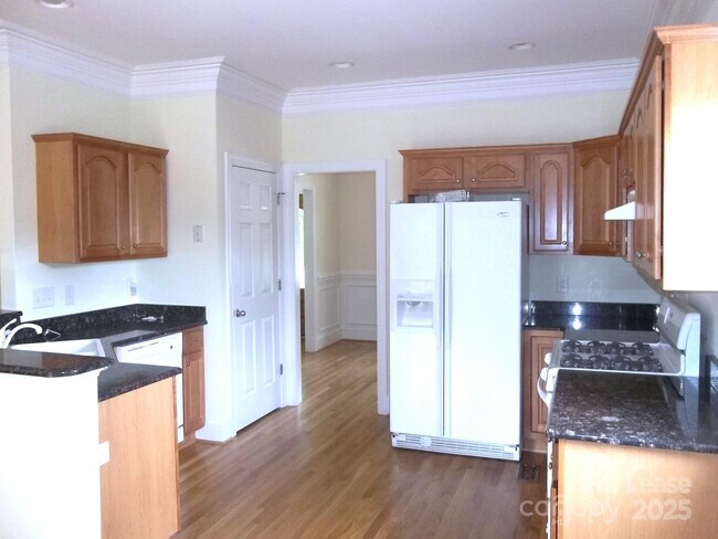 Photo - 1830 Hall Ave