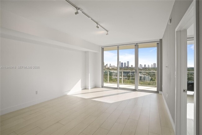 Photo - 16385 Biscayne Blvd Unit 1518