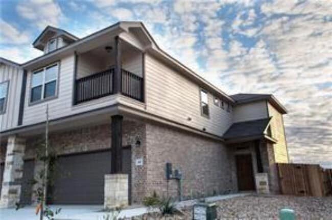 Photo - 143 Lakeview Ct