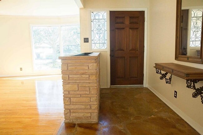 Photo - 4031 Martinshire Dr