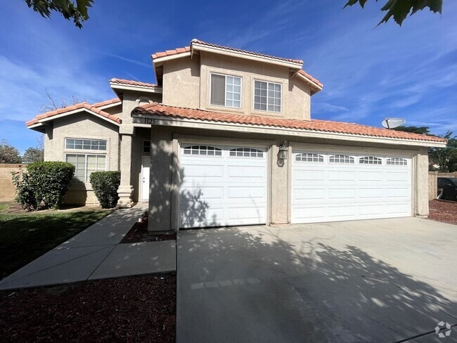 Building Photo - Lancaster 3 bedroom - AVAILABLE NOW! Rental