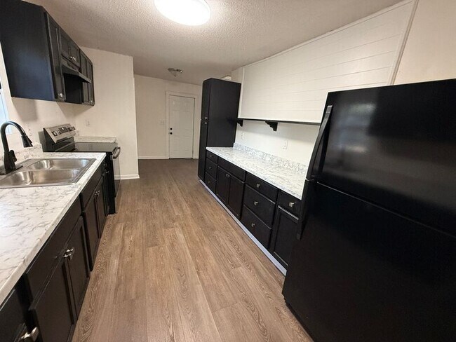 Photo - 314 79th St S