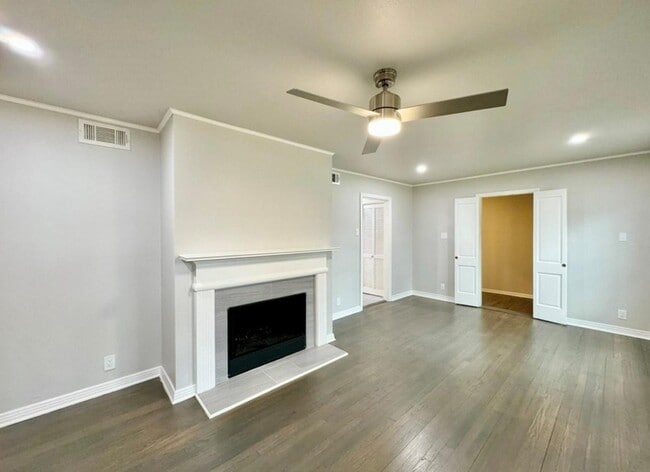 Photo - 515 Bondstone Dr