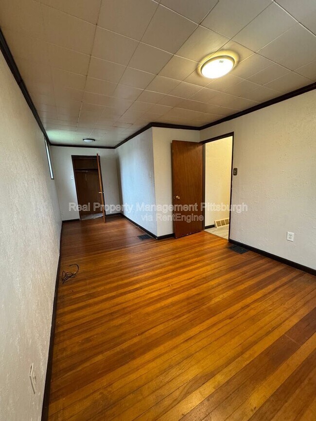 Photo - 2837 Capitol St