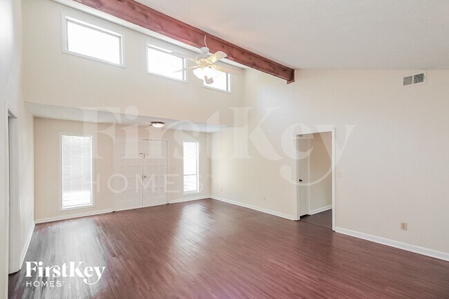 Photo - 205 Lanyard Loop