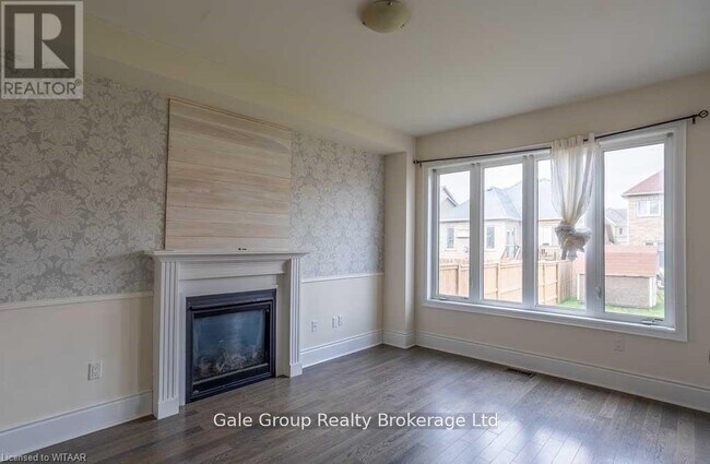 Photo - 909 Edinburgh Dr