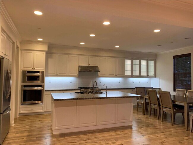 Photo - 166 Willowbend