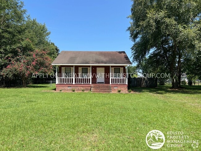 Building Photo - Centrally Located Two Bedroom, One Bathroo... Rental