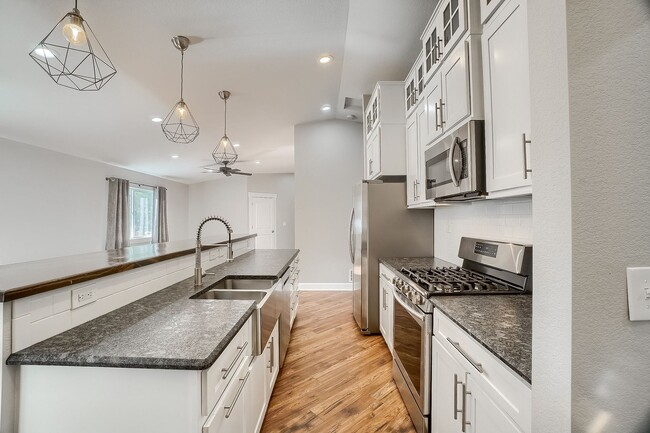 Photo - 417 N West St