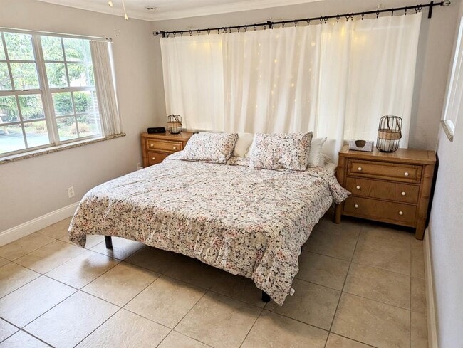 Photo - 2320 SE 6th St