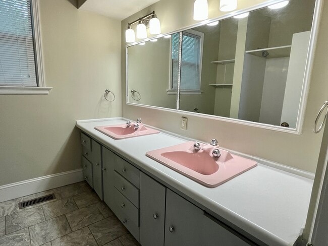 Photo - 306 E Scarritt St Casa