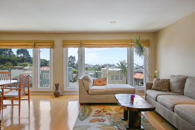 Photo - 130 Granville Way